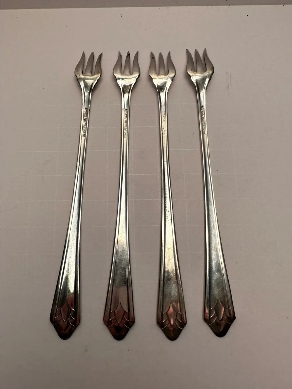 4 VTG ART DECO WINTHROP SILVER PLATE APPETIZER HOR D'VOUERS COCKTAIL FORK 5 1/2